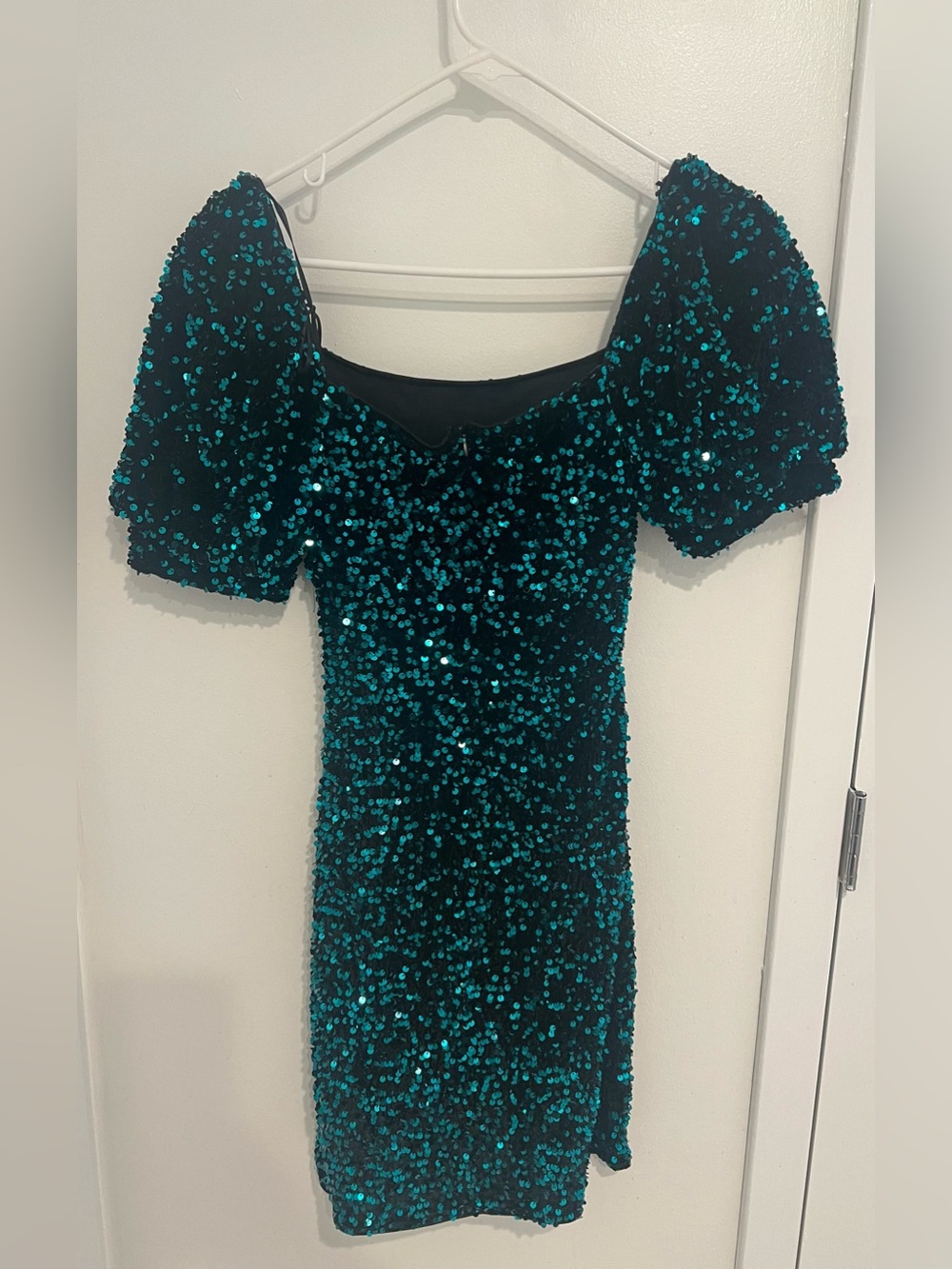 Francesca's Collections Teal Sequin Puff-Sleeve Mini Dress